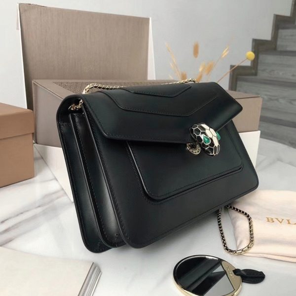 Sac à bandoulière moyen Bvlgari Serpenti Forever en cuir de veau noir – Image 10