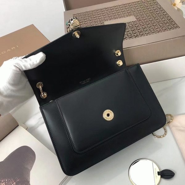 Sac à bandoulière moyen Bvlgari Serpenti Forever en cuir de veau noir – Image 8