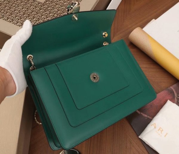 Grand sac à bandoulière Bvlgari Serpenti Forever en cuir de veau vert – Image 9