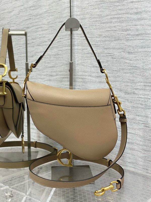 Réplique Sac Saddle Dior avec bandoulière en veau grainé sable – Image 10