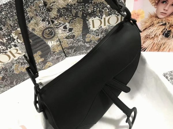 Faux Sac Saddle Dior en veau ultramat noir – Image 2