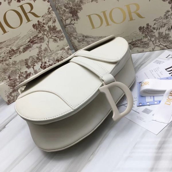 Fausse Sac Saddle Dior en veau ultramat blanc – Image 4