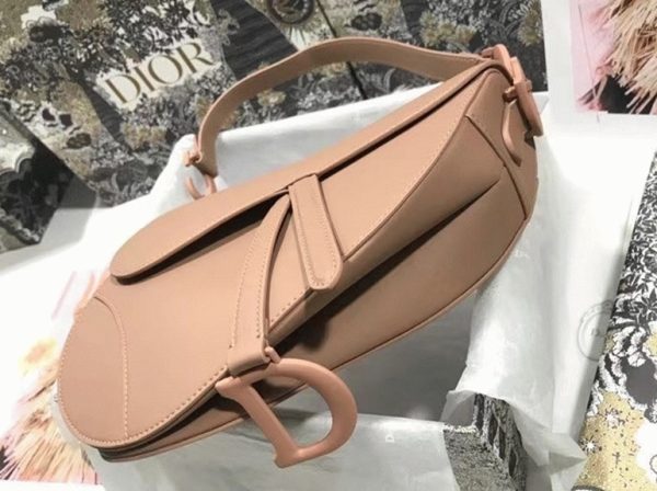 Réplique Sac Saddle Dior en veau ultramat rose poudré – Image 2