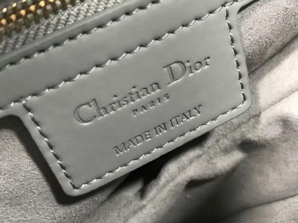 Faux Sac Saddle Dior en veau ultramat gris – Image 5