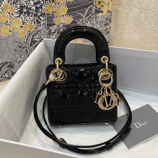 Réplique Micro Sac Lady Dior en veau verni cannage noir – Image 3