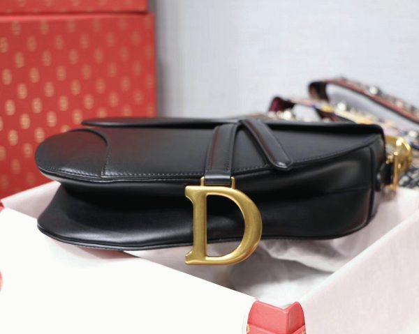 Fausse Sac Saddle Dior en veau lisse noir – Image 3