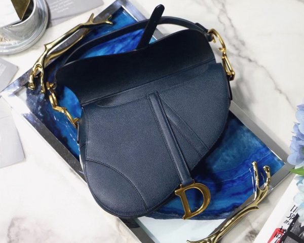 Imitation Sac Saddle Dior en veau grainé bleu indigo – Image 3