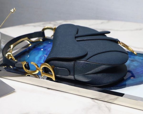 Imitation Sac Saddle Dior en veau grainé bleu indigo – Image 7