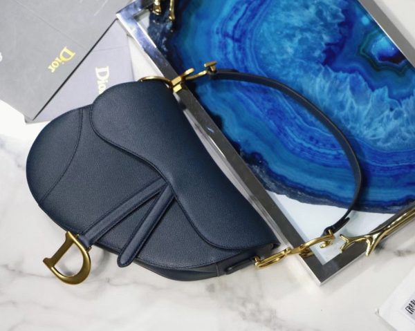 Imitation Sac Saddle Dior en veau grainé bleu indigo – Image 10