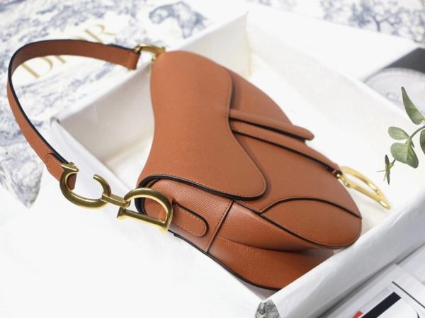 Réplique Sac Saddle Dior en veau grainé brun foncé – Image 3