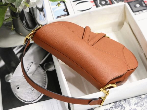 Réplique Sac Saddle Dior en veau grainé brun foncé – Image 4