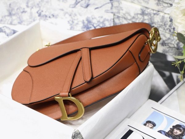 Réplique Sac Saddle Dior en veau grainé brun foncé – Image 5