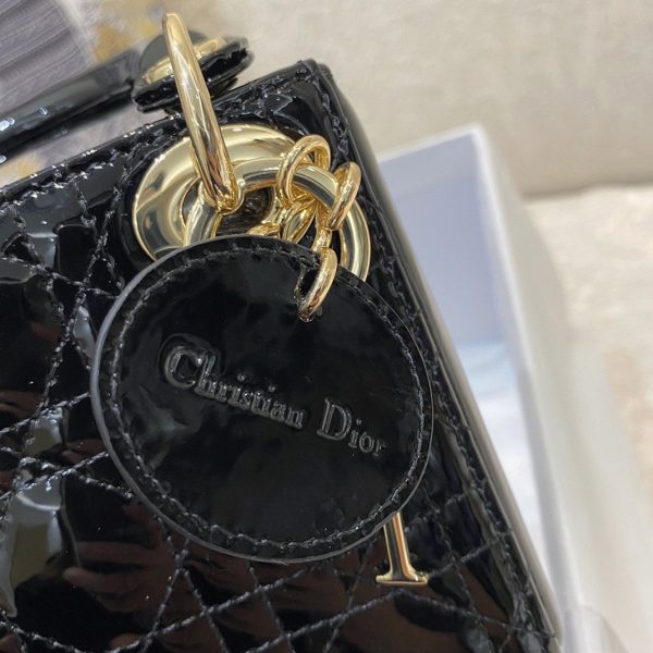 Réplique Micro Sac Lady Dior en veau verni cannage noir – Image 10