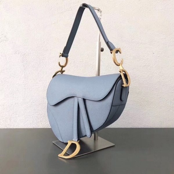 Contrefaçon Sac Saddle Dior en veau grainé bleu ciel – Image 2