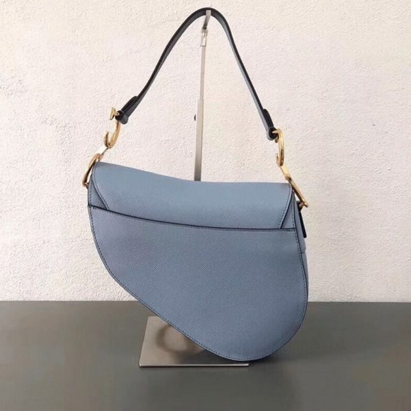 Contrefaçon Sac Saddle Dior en veau grainé bleu ciel – Image 8