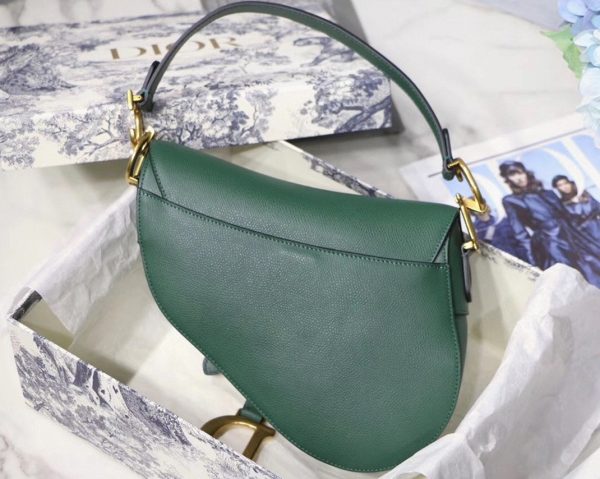 Faux Sac Saddle Dior en veau grainé vert – Image 2