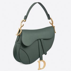 Faux Sac Saddle Dior en veau grainé vert