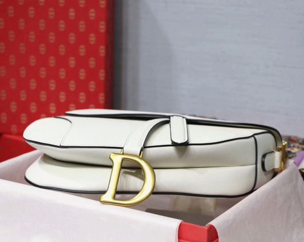 Réplique Sac Saddle Dior en veau grainé blanc – Image 8