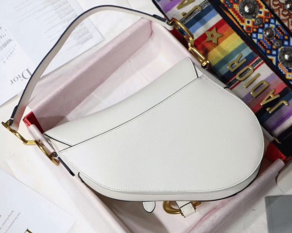 Réplique Sac Saddle Dior en veau grainé blanc – Image 9