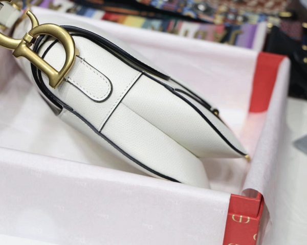 Réplique Sac Saddle Dior en veau grainé blanc – Image 10