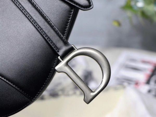 Réplique Sac Saddle Dior en veau souple noir – Image 8
