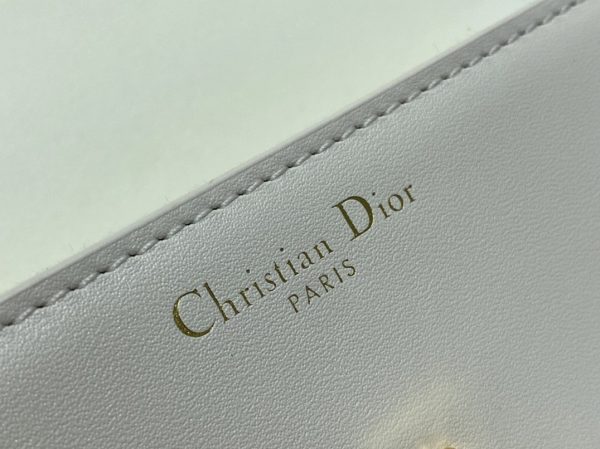 Réplique Sac Dior 30 Montaigne Avenue en veau box blanc – Image 10