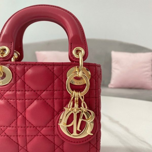 Réplique Micro Sac Lady Dior en agneau cannage rouge – Image 4
