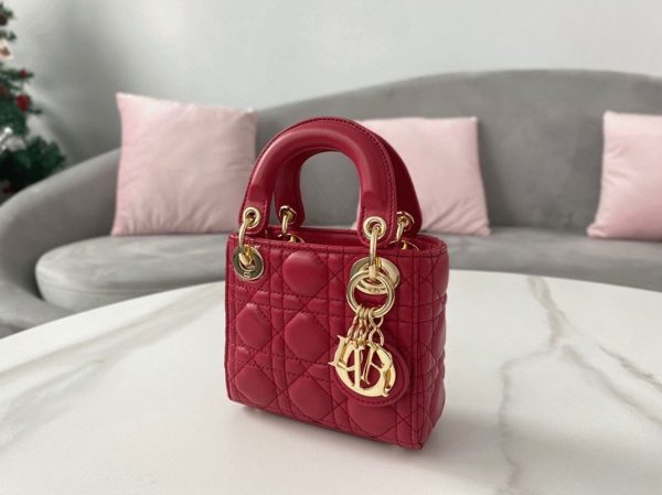 Réplique Micro Sac Lady Dior en agneau cannage rouge – Image 6