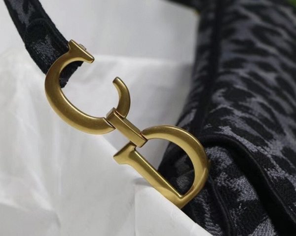 Réplique Sac Saddle Dior en broderie Mizza grise – Image 2