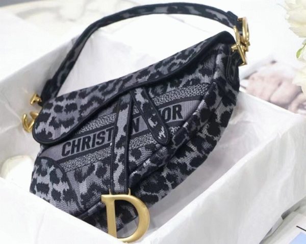Réplique Sac Saddle Dior en broderie Mizza grise – Image 4