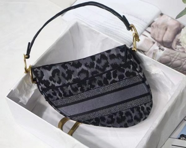 Réplique Sac Saddle Dior en broderie Mizza grise – Image 5