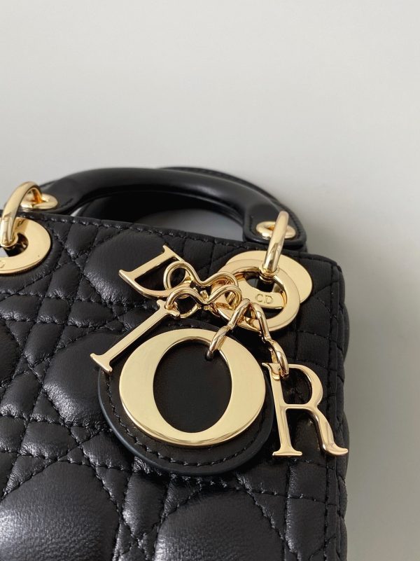 Fausse Micro Sac Lady Dior en agneau cannage noir – Image 6
