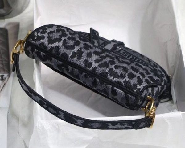 Réplique Sac Saddle Dior en broderie Mizza grise – Image 8