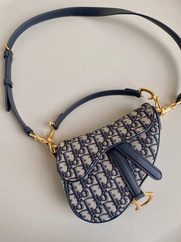 Fausse Mini Sac Saddle Dior avec bandoulière en jacquard Oblique bleu – Image 3