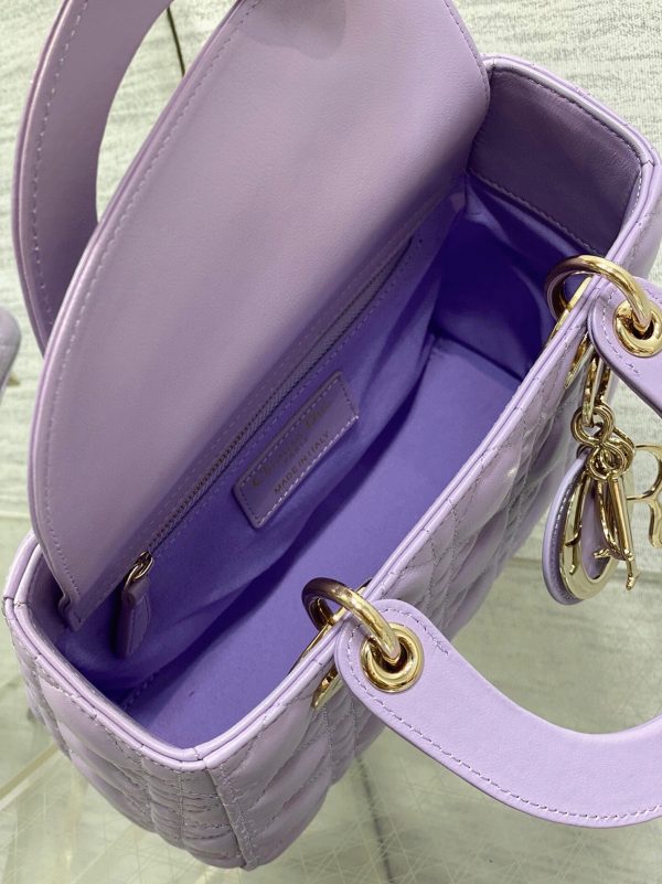 Contrefaçon Petit Sac Lady Dior My ABCDior en lilas – Image 6