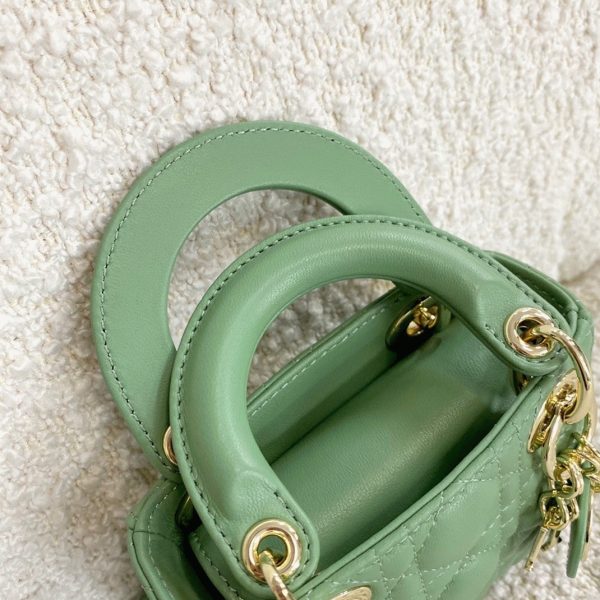 Contrefaçon Micro Sac Lady Dior en agneau cannage menthe – Image 8