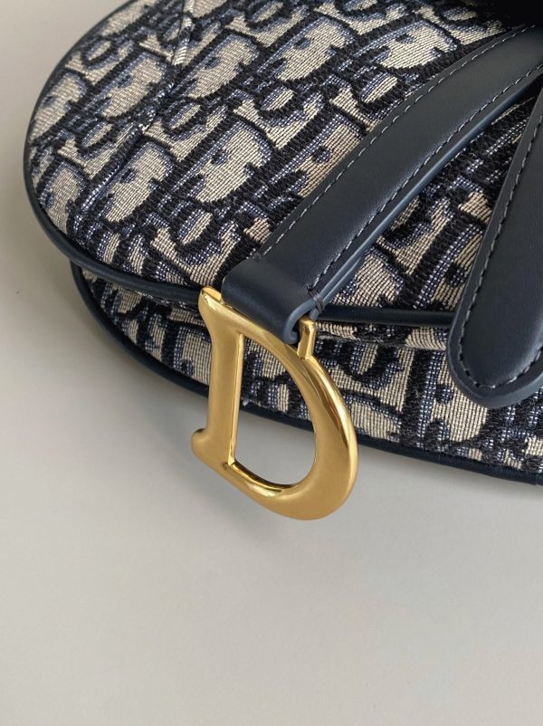 Fausse Mini Sac Saddle Dior avec bandoulière en jacquard Oblique bleu – Image 9