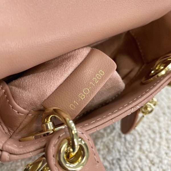 Faux Micro Sac Lady Dior en agneau cannage poudre – Image 6