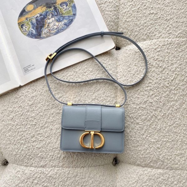 Contrefaçon Micro Sac Dior 30 Montaigne en veau box gris – Image 10