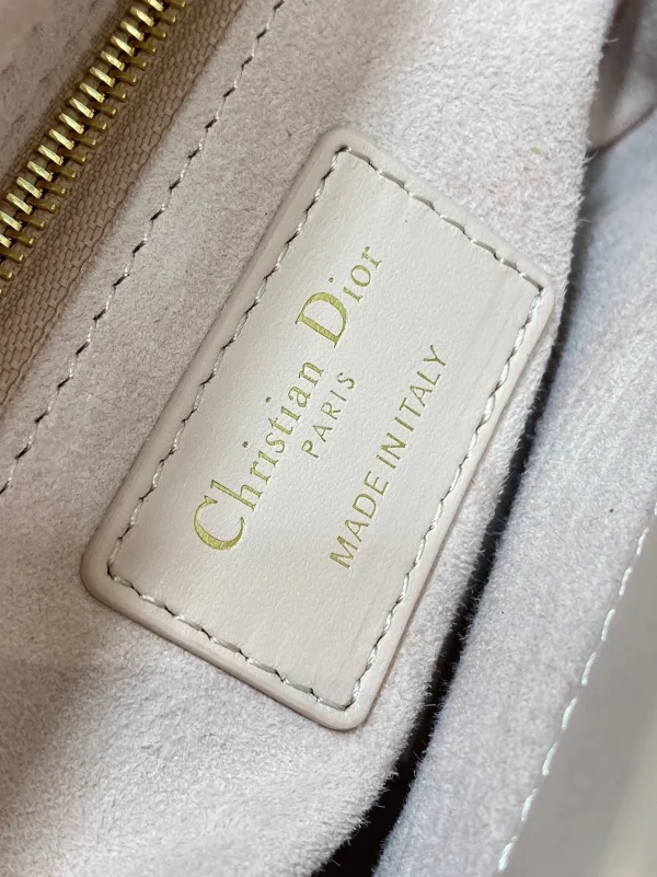 Fausse Mini Sac Lady Dior en rose – Image 11