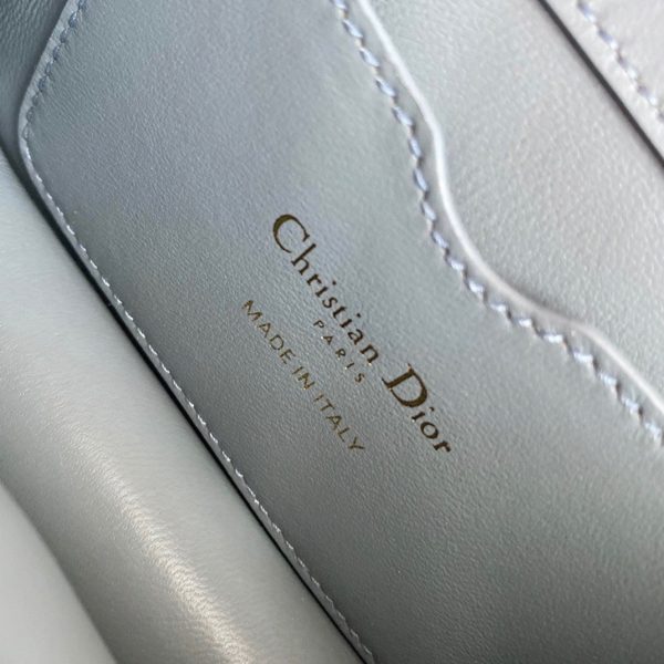 Contrefaçon Micro Sac Dior 30 Montaigne en veau box gris – Image 4