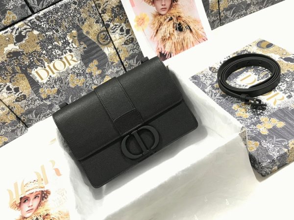 Fausse Sac Dior 30 Montaigne Medium en veau grainé ultramat noir – Image 9