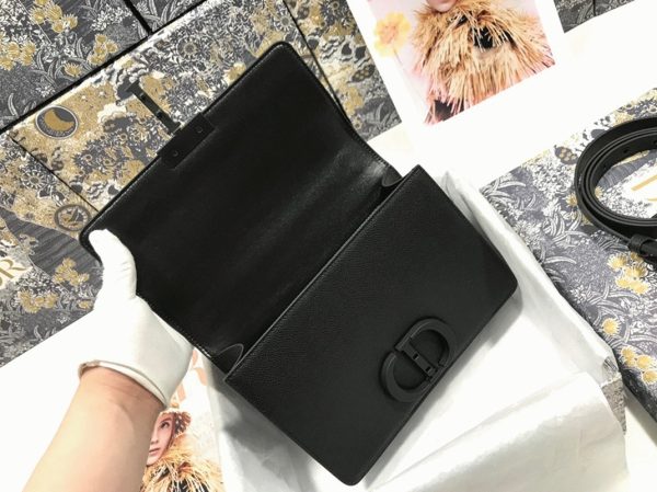 Fausse Sac Dior 30 Montaigne Medium en veau grainé ultramat noir – Image 6