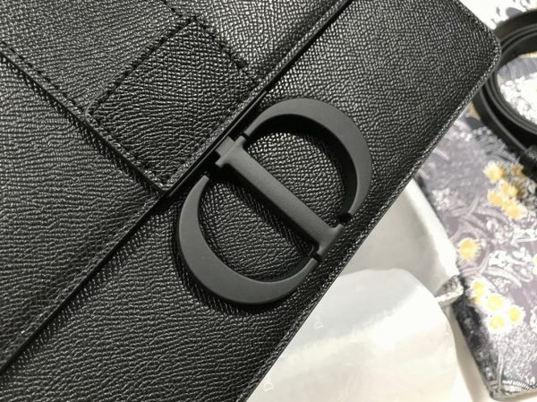 Fausse Sac Dior 30 Montaigne Medium en veau grainé ultramat noir – Image 5