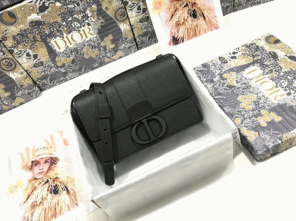 Fausse Sac Dior 30 Montaigne Medium en veau grainé ultramat noir – Image 3