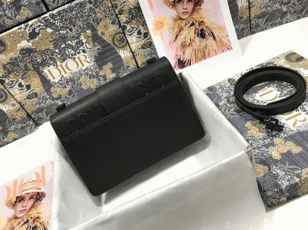 Fausse Sac Dior 30 Montaigne Medium en veau grainé ultramat noir – Image 2