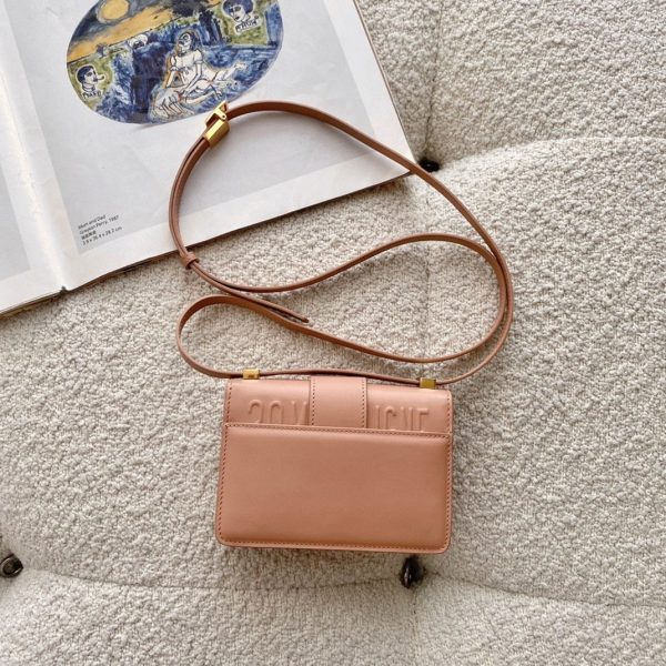 Réplique Micro Sac Dior 30 Montaigne en veau box poudre – Image 9
