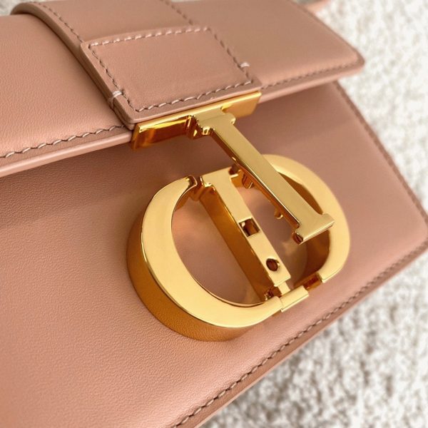 Réplique Micro Sac Dior 30 Montaigne en veau box poudre – Image 6