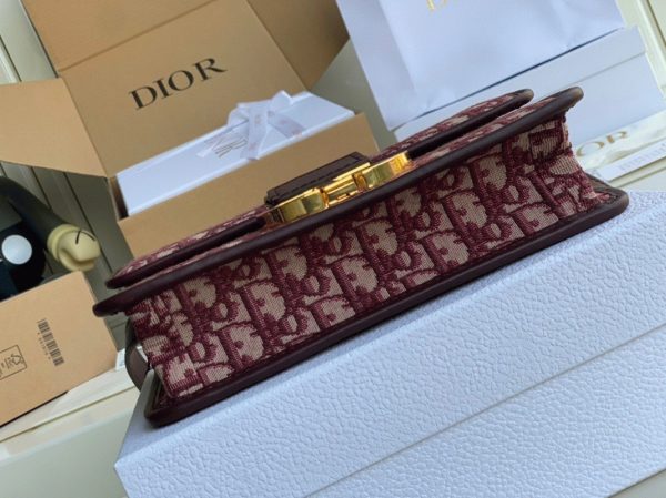 Contrefaçon Sac Dior 30 Montaigne Medium en jacquard Oblique bordeaux – Image 9
