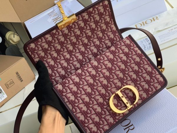 Contrefaçon Sac Dior 30 Montaigne Medium en jacquard Oblique bordeaux – Image 4